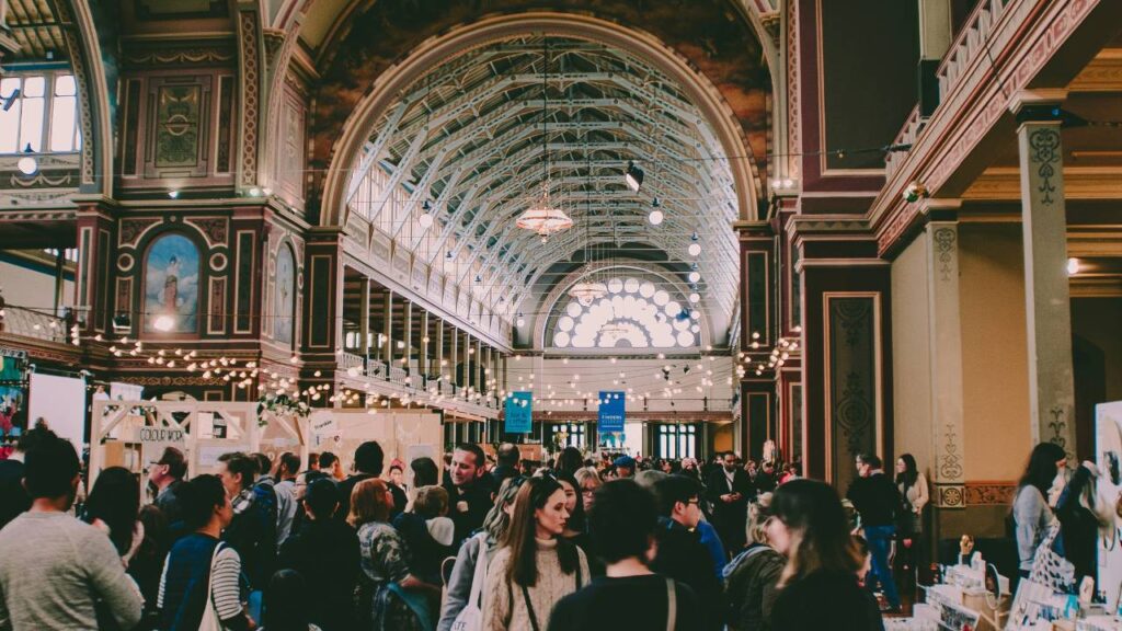 Lots of people gathering at a business event